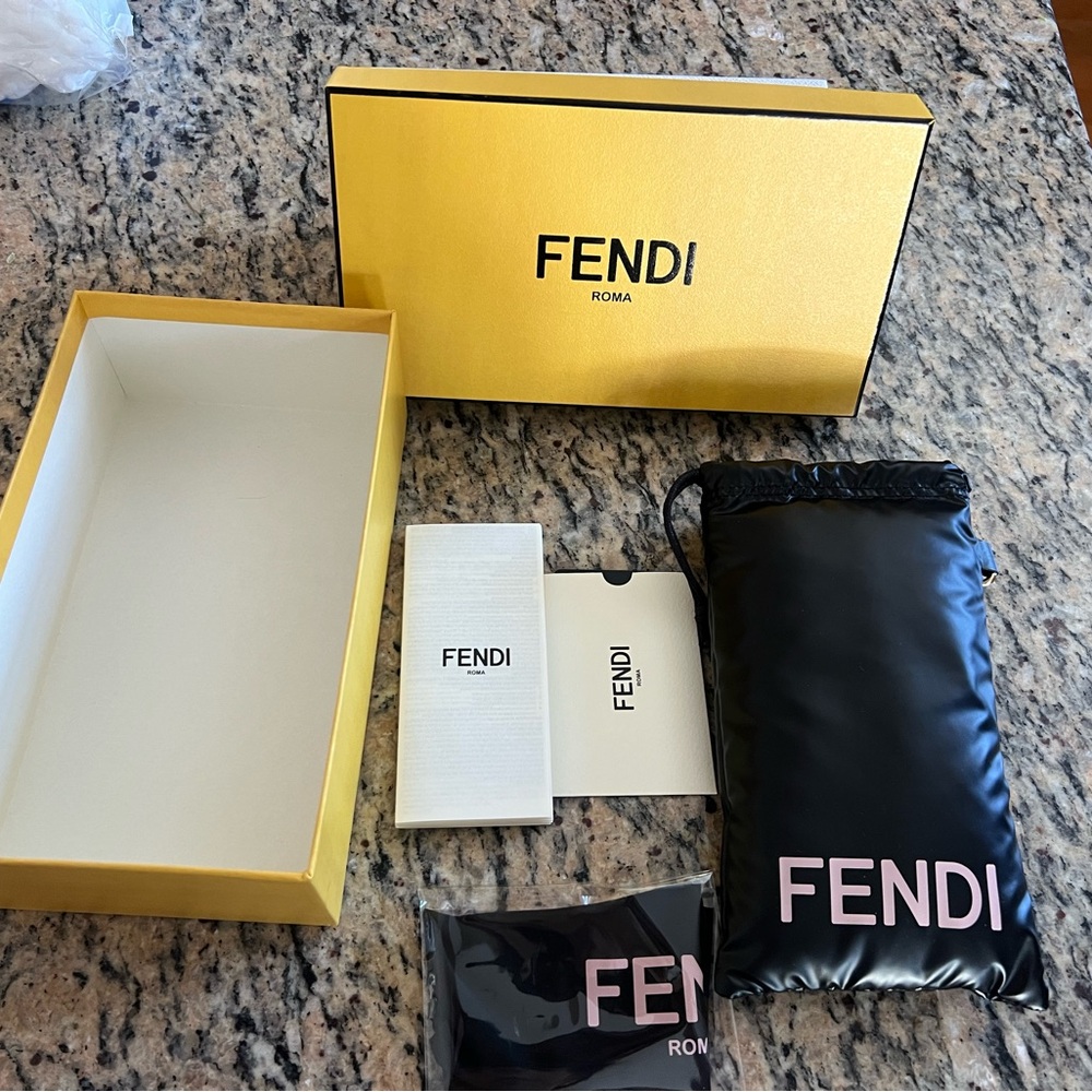 Fendi Chic Brown Sunglasses - Picture 7 of 9